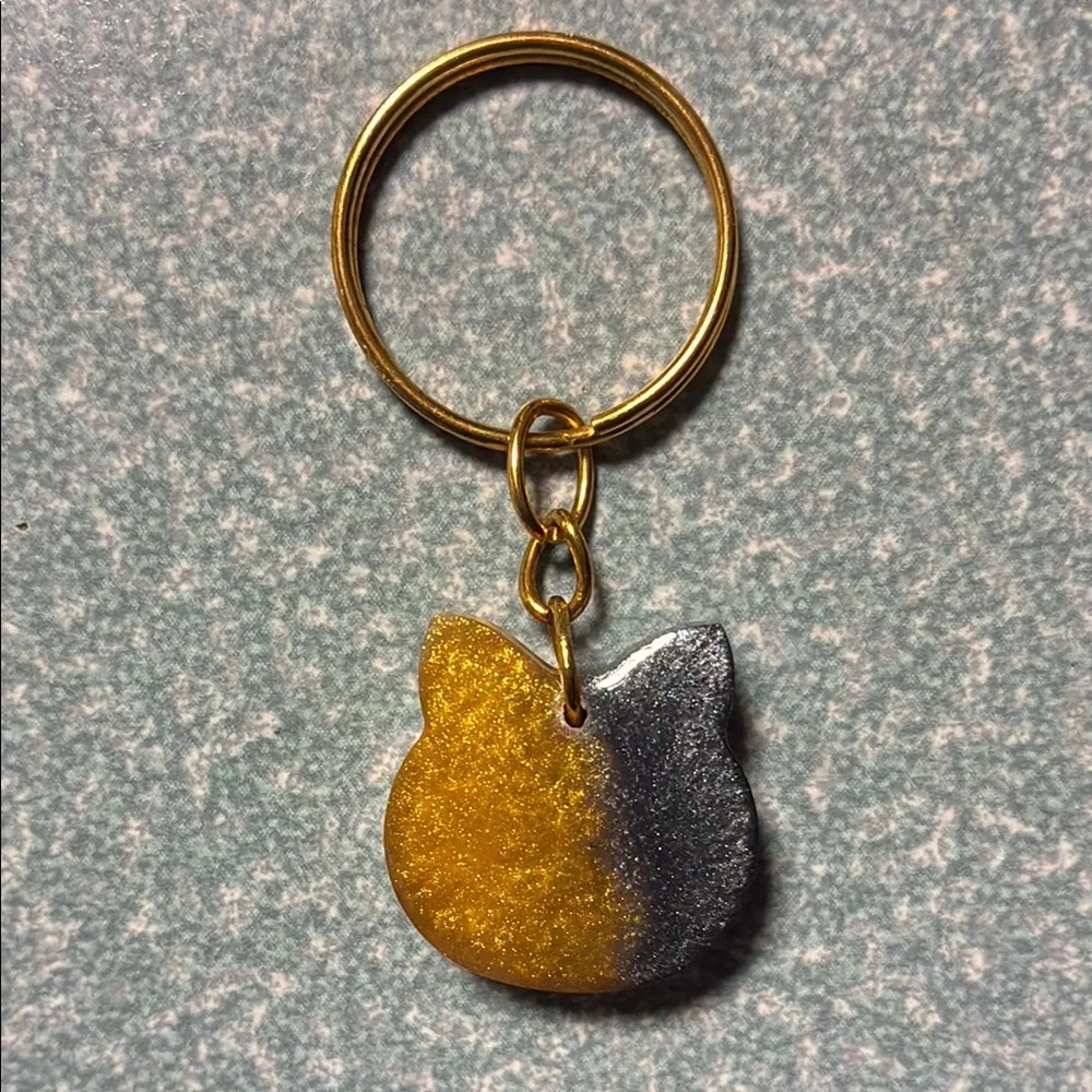 Gold and Gray Cat Keyring 🆔 Tag